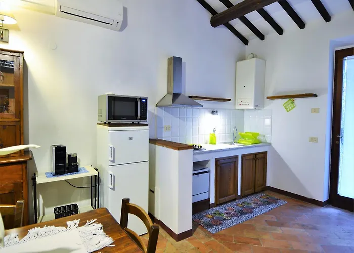 In Umbria Near Trasimeno * Mantignana